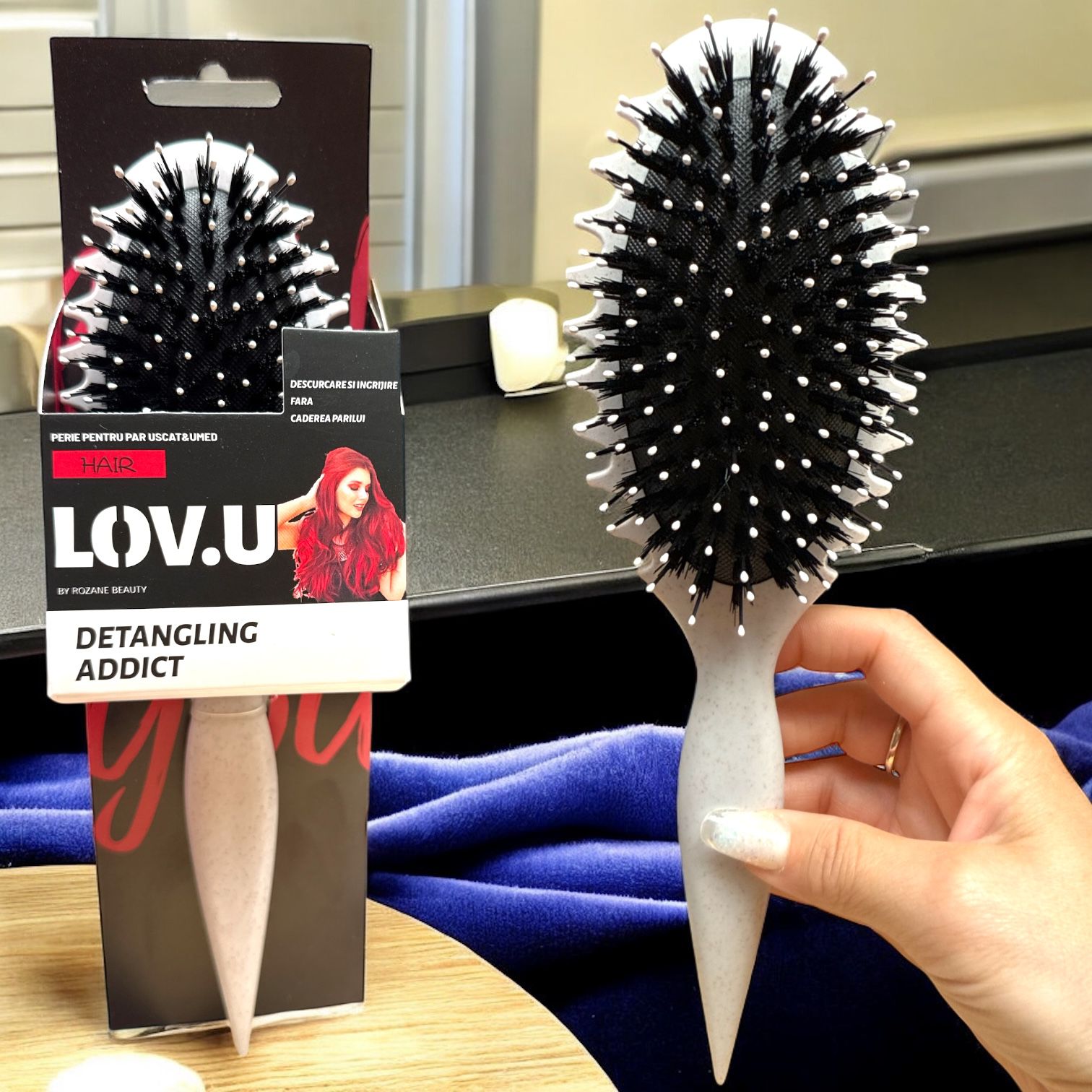 Perie par cu peri dubli LOV.U Detangling Addict